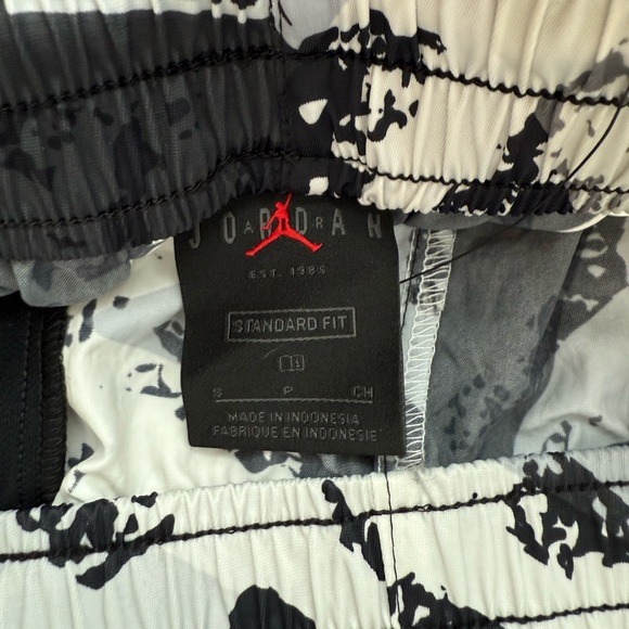 Nike Air Jordan Basketball Active Shorts - Picture 8 of 12